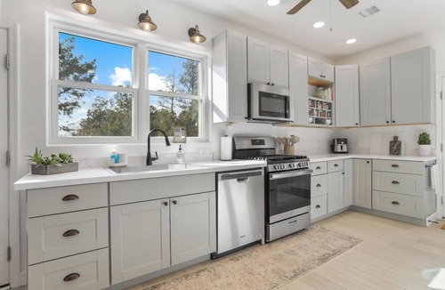 Heber House | Private, peaceful retreat! Cozy and relaxing!