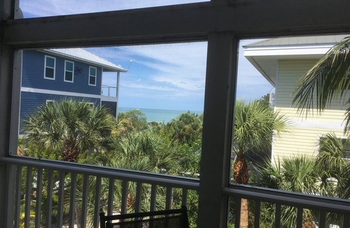 Jose's Hideaway House | Private Pool Home Spectacular Sunsets Steps from the Beaches & StarLink Internet