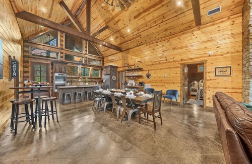 Hochatown Cabin | Private Pool | Pond Deck | Mini Golf | Cabana!