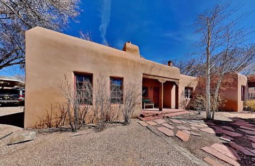 Historic Eastside House | Puerta De Alameda