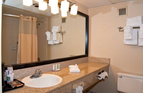 Springfield Hotel | Quality Inn & Conference Center