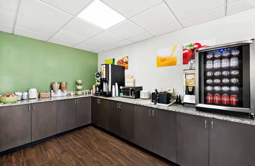 Raeford Hotel | Quality Inn Raeford