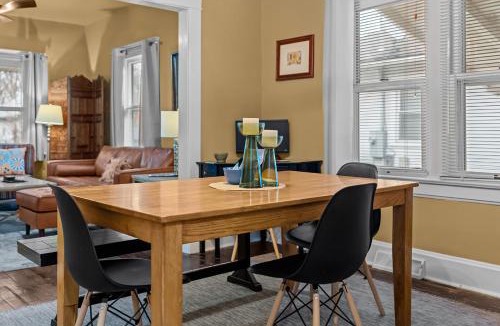 Walnut Street House | Quiet 2BR Near Mercy Dog Friendly, Week & MO Rates