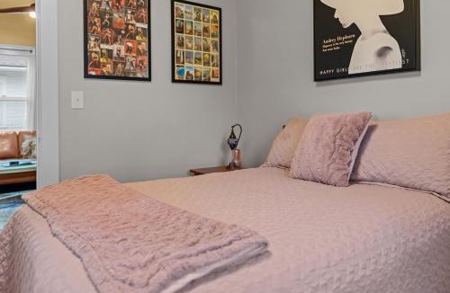 Walnut Street House | Quiet 2BR Near Mercy Dog Friendly, Week & MO Rates