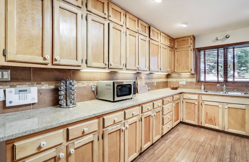 Santa Fe House | Quiet And Convenient ~ Minutes To Historic Plaza ~ 3 Fireplaces!