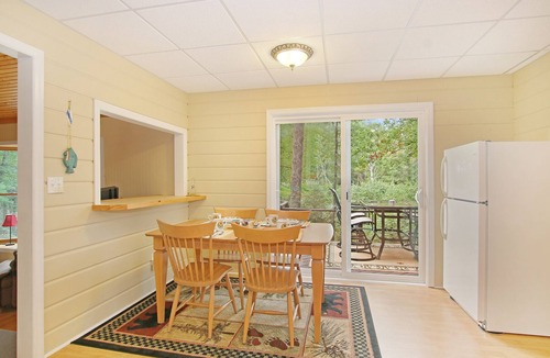Chase Cabin | Quiet Cabin Setting on small river