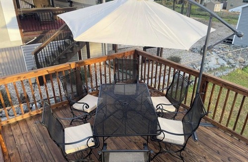 Hot Springs Cottage | Quintessential cottage walking distance to Oaklawn and minutes from downtown