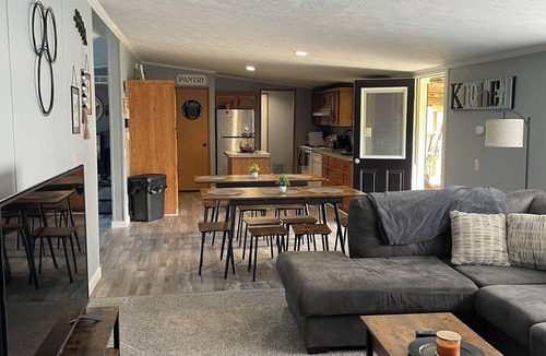 Heath House | Quite, private 4 bed room 2 full bath home located in Newark oh. Sleeps 12.