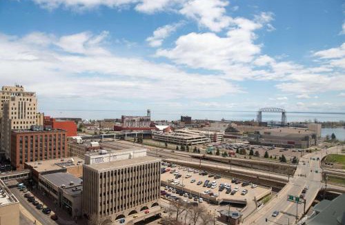 Downtown - Waterfront Hotel | Radisson Hotel Duluth-Harborview