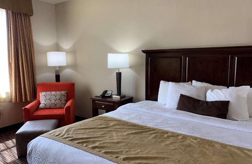 River Falls Hotel | Radisson Hotel River Falls