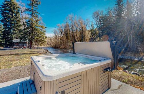 South Fork House | Rainbow Riverhouse