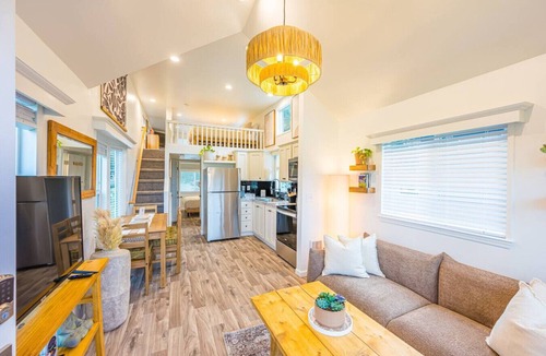 Forks House | Rainforest Tiny Home Retreat: BOHO