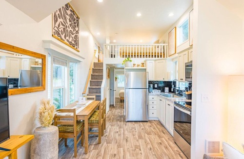 Forks House | Rainforest Tiny Home Retreat: BOHO