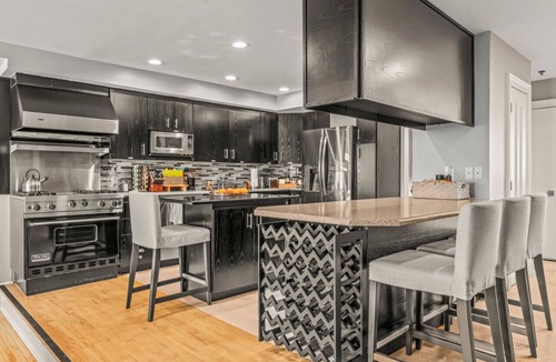 Southwark House | Rare Indoor Heated Pool + Philly Rooftop Deck