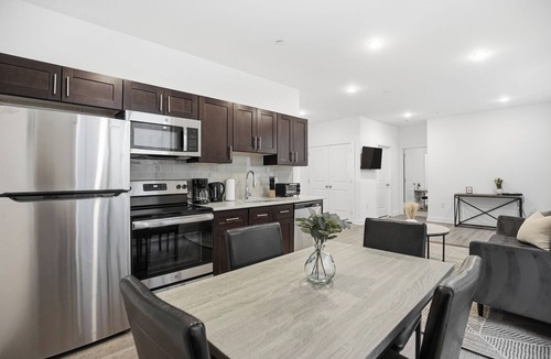 Fairmount Apartment | Refreshed 1BR/1BA in Fairmount Square