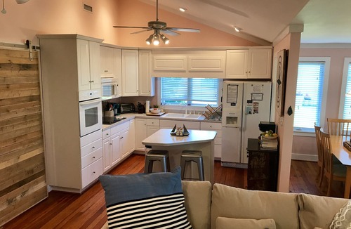 Cedar Point Cottage | Relax by the River at the Cottage at Cedar Point