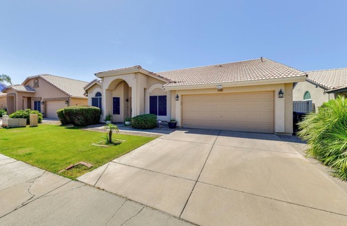 Paradise Valley Village Cottage | Relax Poolside & Golf: Family Gem in North Phoenix