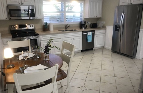 Englewood House | Relax under the Tiki Hut. Build memories! Without the Boca Grande price tag!