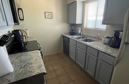 Sunrise Springs Condo | Relaxing condo with easy access to the pool-shopping-restaurants in Foothills