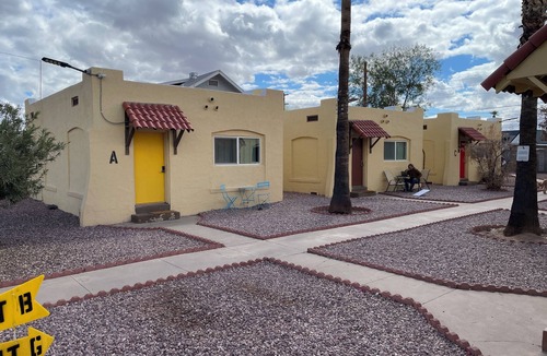 Downtown Phoenix Cottage | Remodeled Stand alone Cottage.B