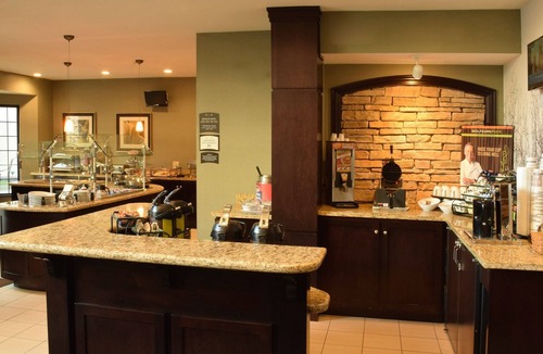 West Chester Apartment | Renovated Studio | Fitness Center, Indoor Pool