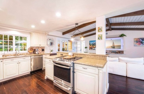 Hedgerow House | Rent the Main House & Guest House!