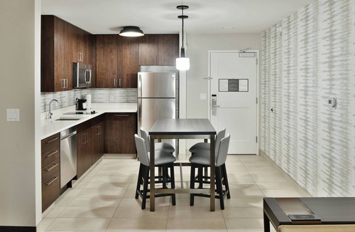Seymour Hotel | Residence Inn by Marriott Eau Claire