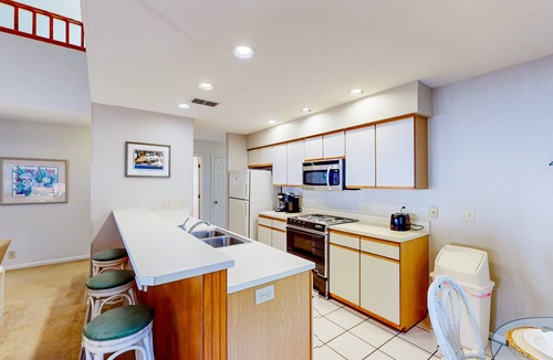 Sea Trail House | Resort condo with A/C & near golf & beach - snowbird-friendly
