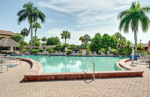 Naples Apartment | Resort-Style Studio 15 Mi to Everglades NP