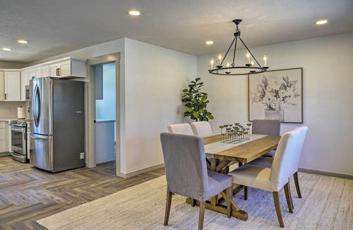 Springfield Cottage | Retreat w/Deck ~ 9 Mi to Downtown Springfield