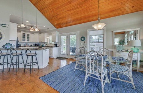 Hobucken House | Riverfront Aurora Home w/Deck & Private Pier!
