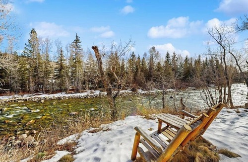 Willow Grove House | Riverfront condo w/full kitchen, fast wifi & convenient location