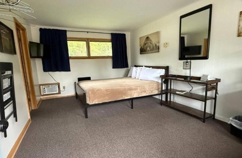 Cornell Cabin | Riverview Lodge