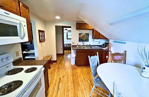Phillips Apartment | Rock Garden Rental next to Wisconsin Concrete Park