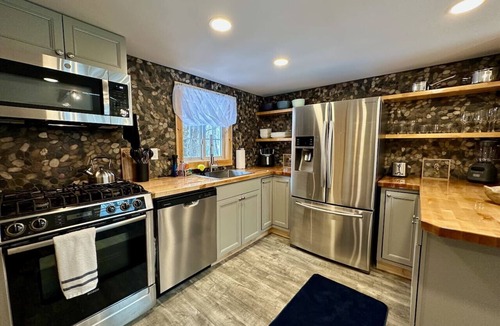 Briar Crest Woods Cabin | Romantic A-Frame - Hot Tub - Pets Welcome