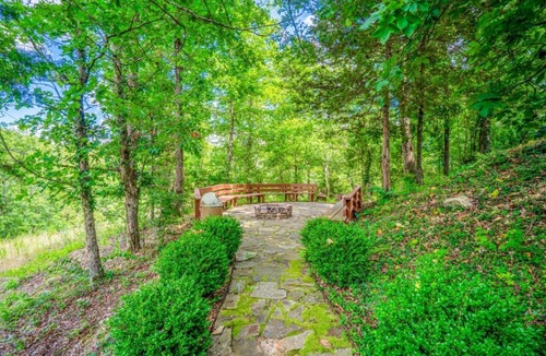 Eureka Springs Apartment | Romantic Suite with Jetted Tub