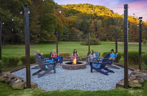 Rockbridge House | Ruby Ridge | Speakeasy, Heated Pool, Fishing Pond, Theater, GameRoom & More