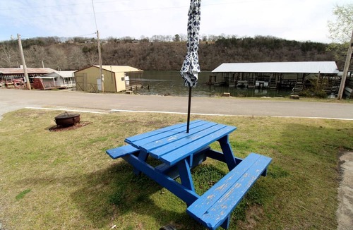 Rockaway Beach Cabin | Rustic Cabin on Lake Taneycomo, Perfect for Your Next Fishing Vacation in Rockaway Beach, Missouri