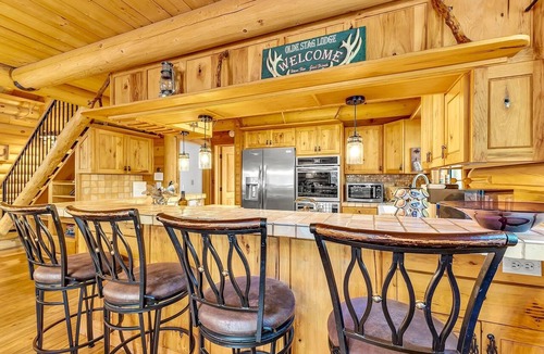 Idyllwild House | "Rustic Elegance - A Woodland Escape"