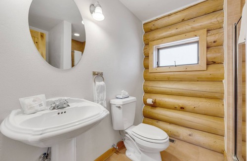 Three Peaks House | Rustic Mountain Escape with Panoramic Views