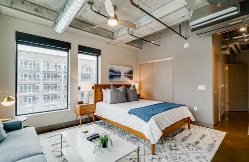 Warehouse District Apartment | Sable 401 - Studio
