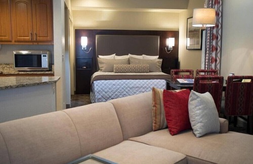 Arcadia Apartment | Scottsdale Camelback Resort Modern Studio with Hot Tub