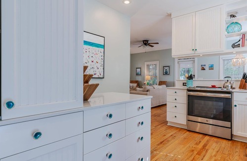Seacrest House | Seacrest| "Fetch the Waves" | 3BR | Sleeps 9 |Pet Friendly |Private| Bikes