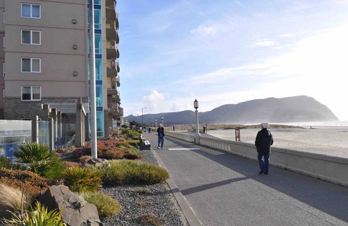 Seaside Gilbert District Condo | Seaside Getaway: Your Beachfront Resort Retreat on the Promenade.