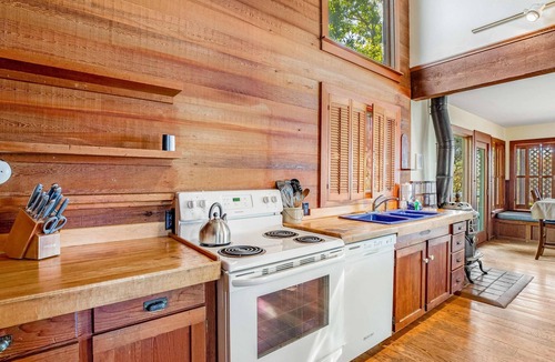 Arch Cape House | Secluded beachfront home with Pacific Ocean views, fireplace, game room, grill