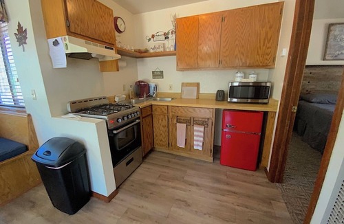 Parks Cottage | Secluded, Historic Wrigley Ranch Cabin- Pine Forest- 25 Acres Near Grand Canyon