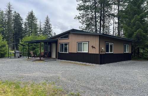 Gustavus House | Serene 2-bedroom house in beautiful Gustavus perfect for relaxing getaway