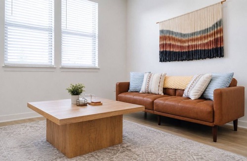 Sherman Apartment | Serene WorkerFriendly Escape w/Lndry in A+Location