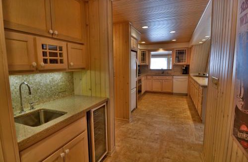 Cable House | Serenity On Lake Owen Condo
