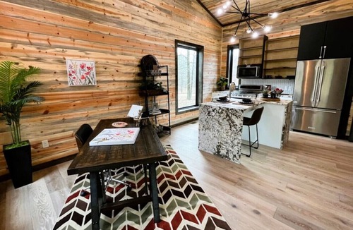 Pickens Cabin | Soho Loft- Swimming Pool & Clubhouse on 36-acre re